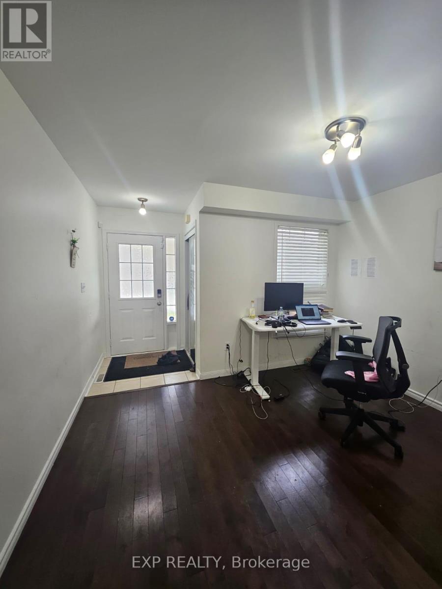696 Edwards Avenue, Milton, Ontario  L9T 6B4 - Photo 4 - W12459007