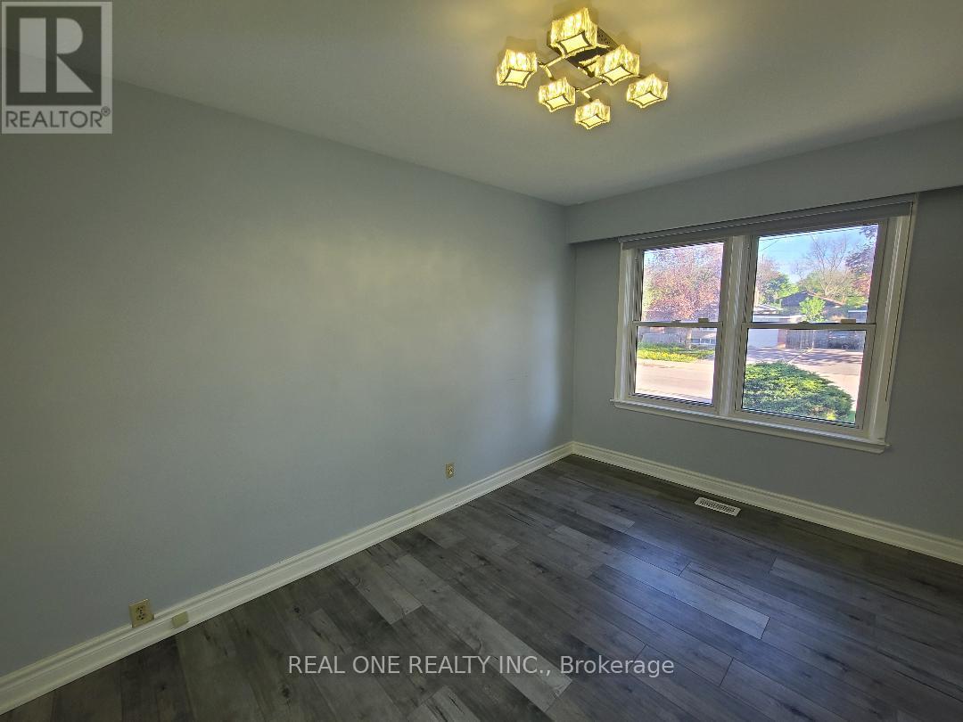 Main - 412 Osiris Drive, Richmond Hill, Ontario  L4C 2P9 - Photo 11 - N12459023