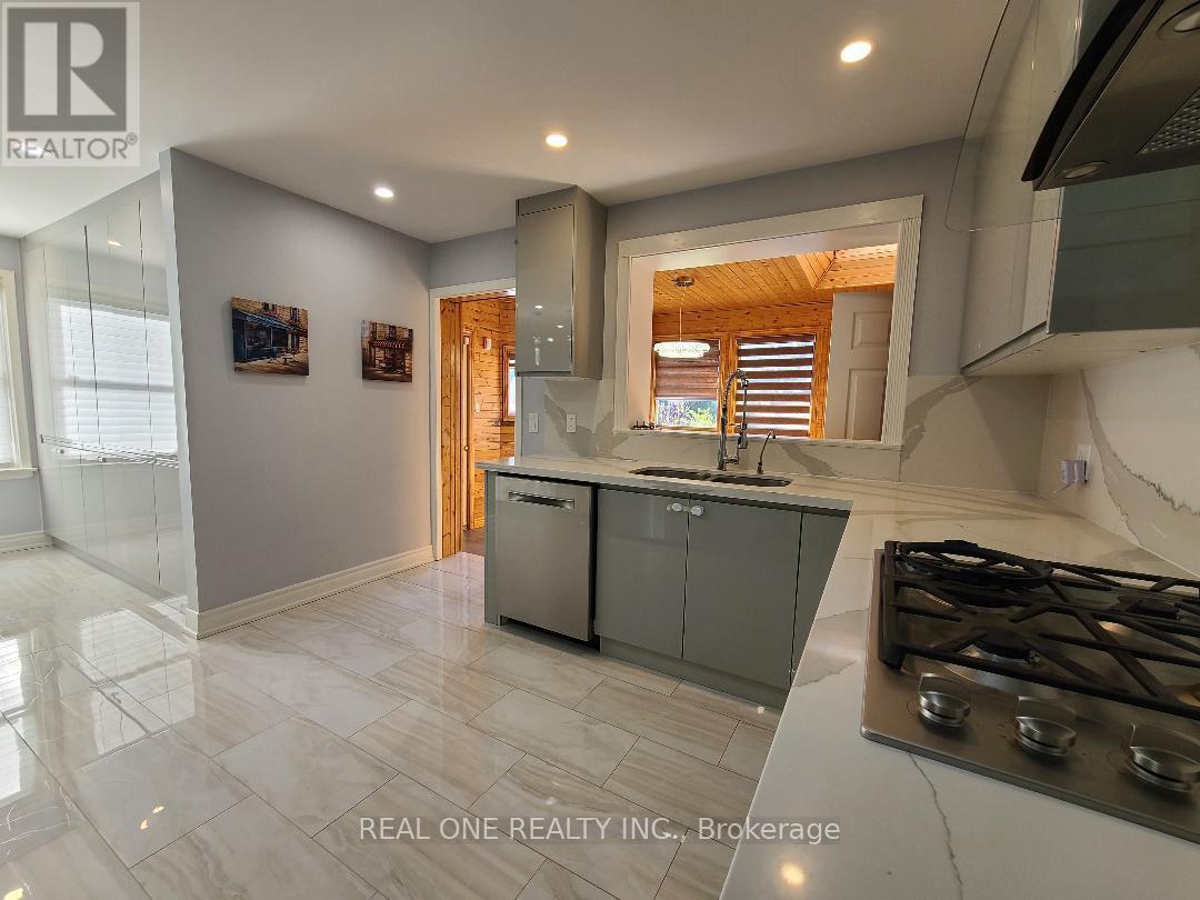 Main - 412 Osiris Drive, Richmond Hill, Ontario  L4C 2P9 - Photo 4 - N12459023