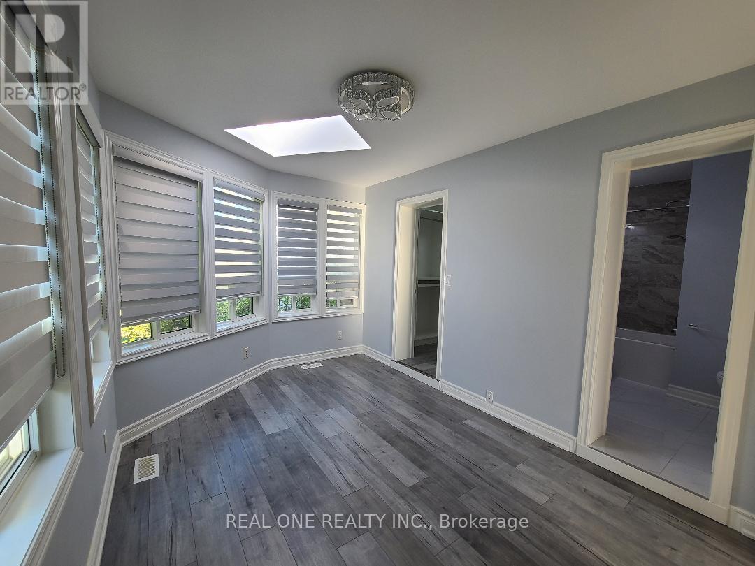 Main - 412 Osiris Drive, Richmond Hill, Ontario  L4C 2P9 - Photo 5 - N12459023