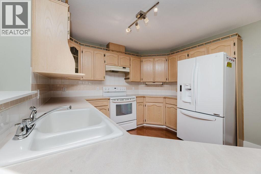 1551 Islandview Drive, Gibsons, British Columbia  V0N 1V5 - Photo 10 - R3040052