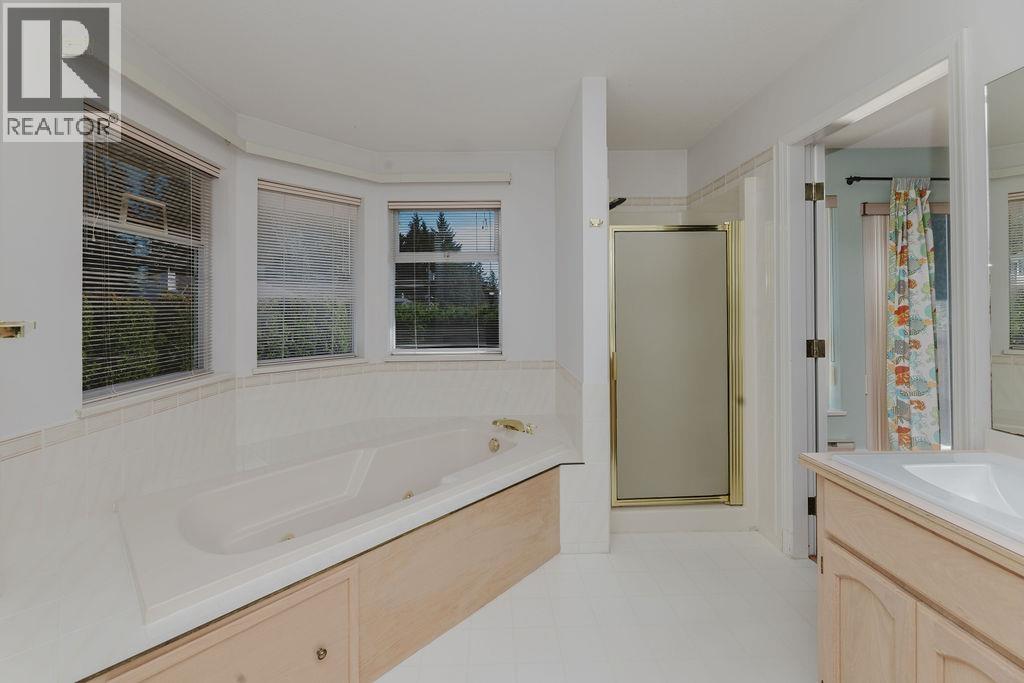 1551 Islandview Drive, Gibsons, British Columbia  V0N 1V5 - Photo 29 - R3040052
