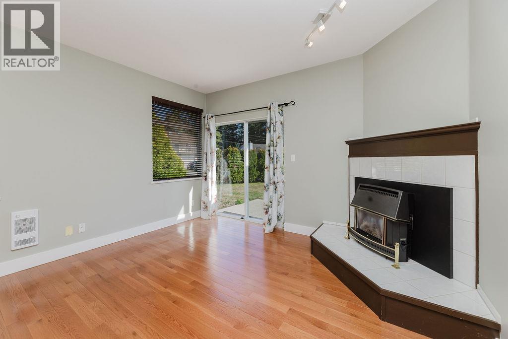 1551 Islandview Drive, Gibsons, British Columbia  V0N 1V5 - Photo 12 - R3040052