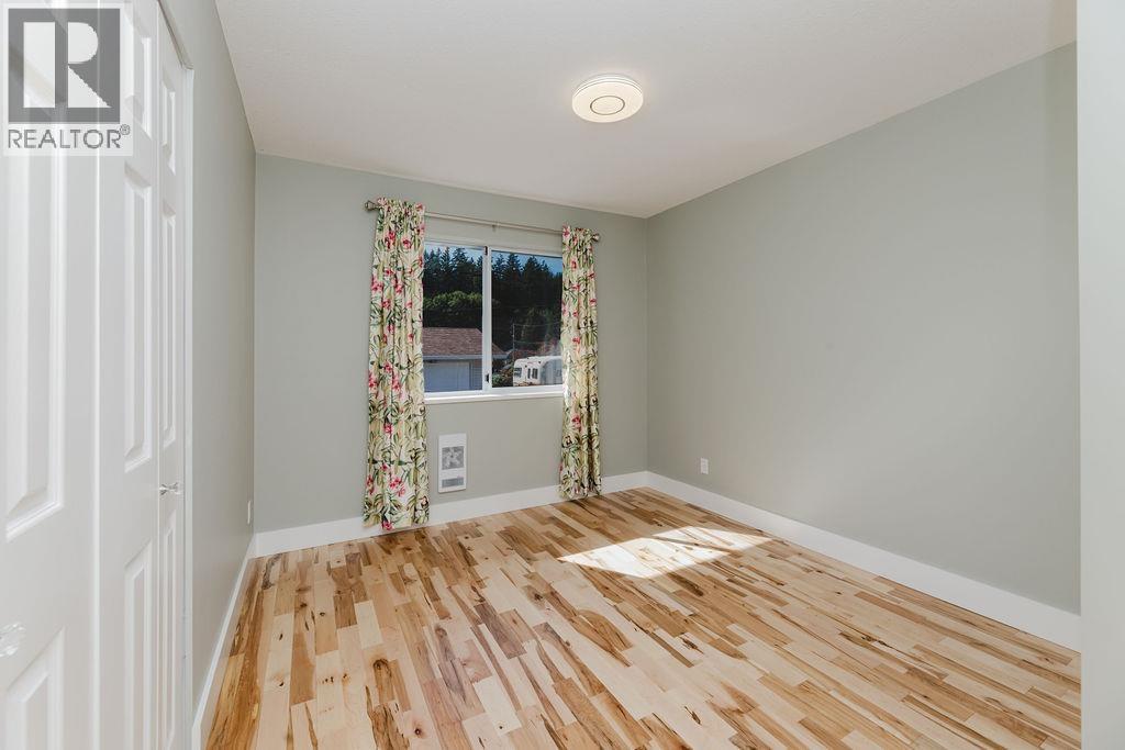 1551 Islandview Drive, Gibsons, British Columbia  V0N 1V5 - Photo 17 - R3040052