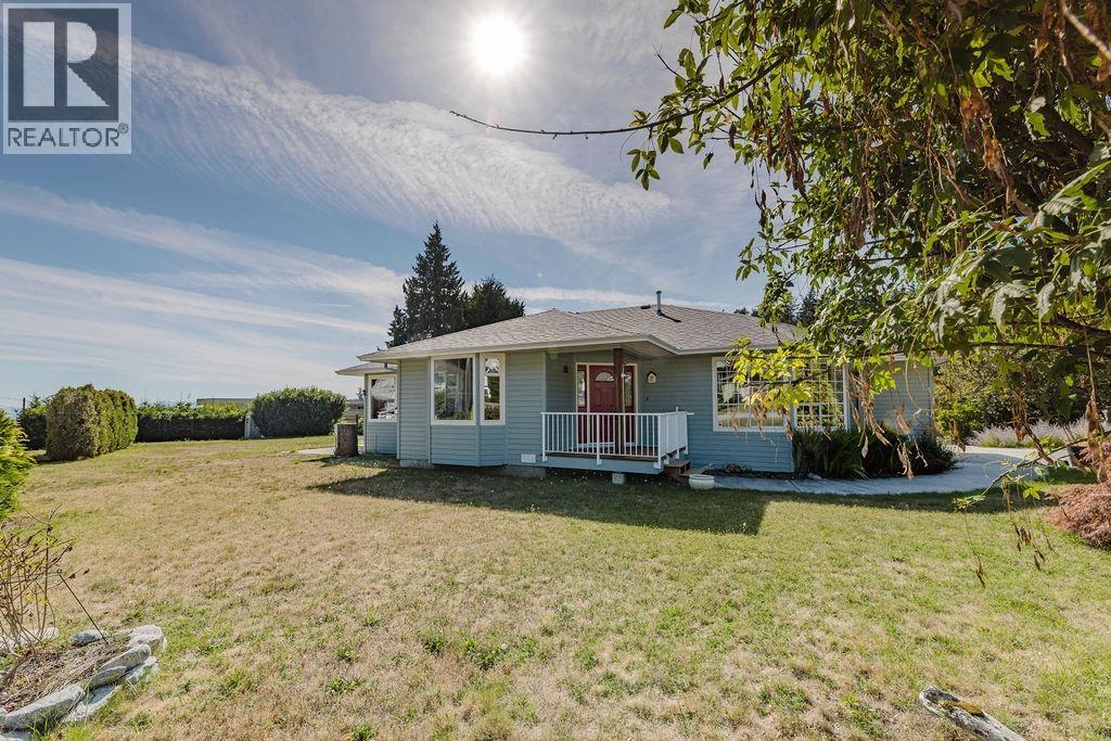 1551 Islandview Drive, Gibsons, British Columbia  V0N 1V5 - Photo 3 - R3040052