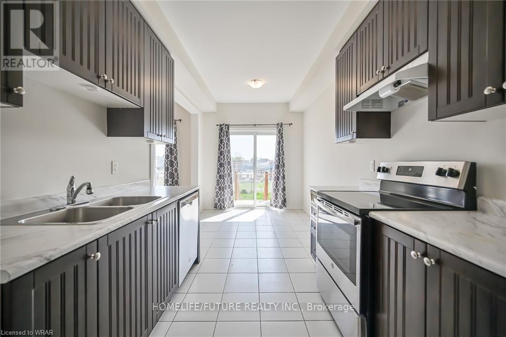 68 Palace Street, Thorold, Ontario  L2V 0J6 - Photo 11 - X12459019