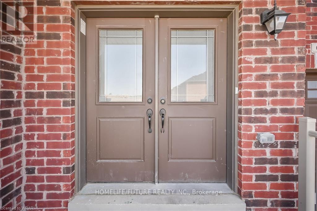68 Palace Street, Thorold, Ontario  L2V 0J6 - Photo 5 - X12459019