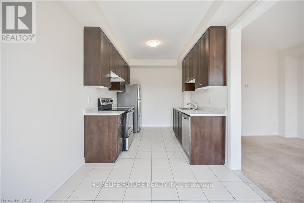 68 Palace Street, Thorold, Ontario  L2V 0J6 - Photo 6 - X12459019