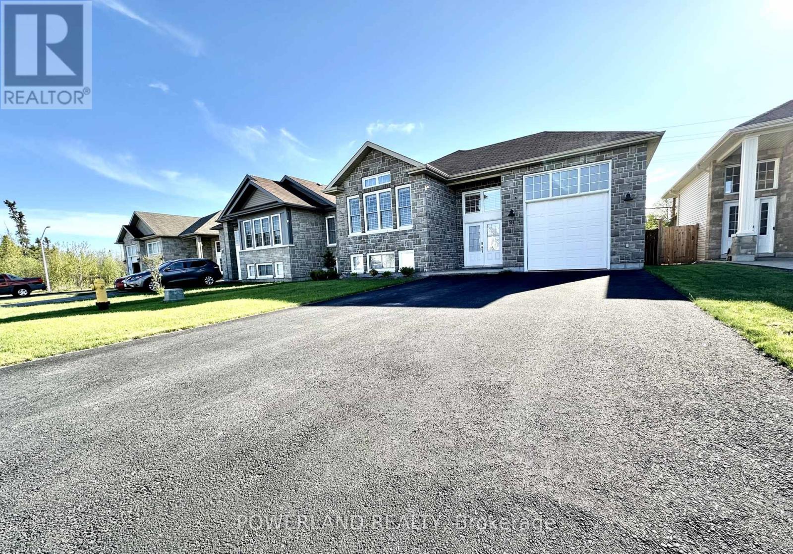 21 BROOKLAND DRIVE, North Bay, Ontario