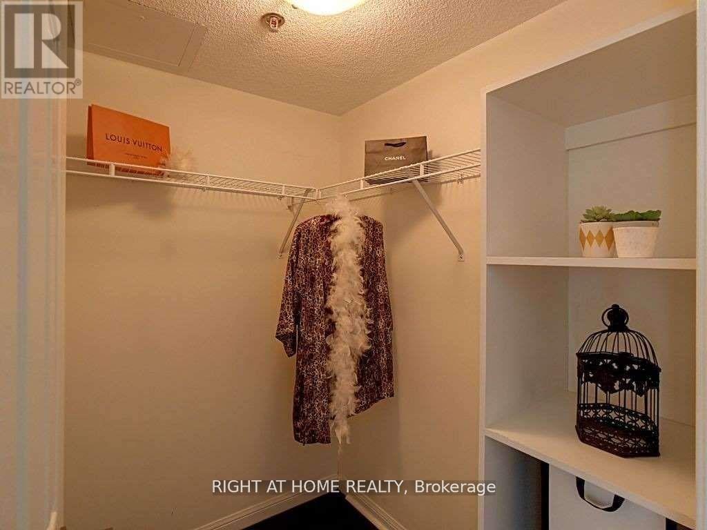 109 - 3070 Rotary Way N, Burlington, Ontario  L7M 0H1 - Photo 16 - W12459028