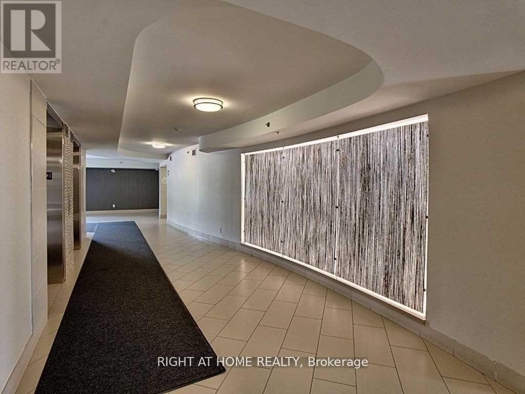 109 - 3070 Rotary Way N, Burlington, Ontario  L7M 0H1 - Photo 4 - W12459028