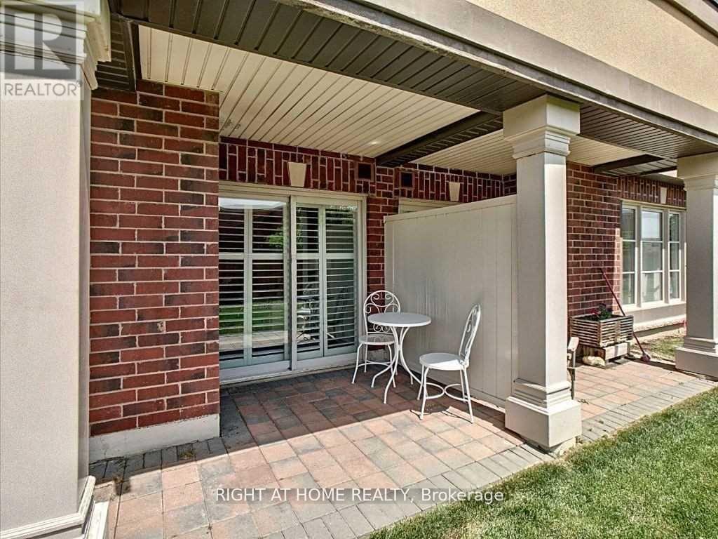 109 - 3070 Rotary Way N, Burlington, Ontario  L7M 0H1 - Photo 5 - W12459028