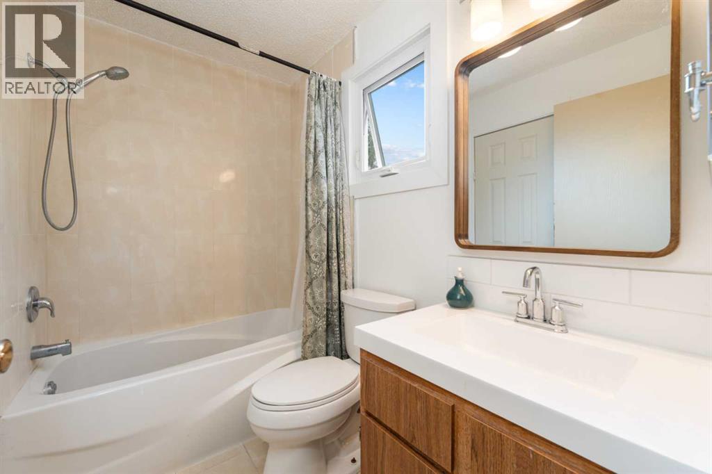 68 Macewan Glen Close Nw, Calgary, Alberta  T3K 2C3 - Photo 16 - A2263433