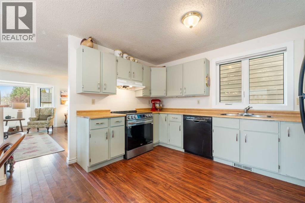 68 Macewan Glen Close Nw, Calgary, Alberta  T3K 2C3 - Photo 13 - A2263433