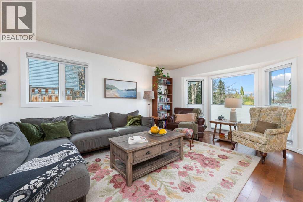 68 Macewan Glen Close Nw, Calgary, Alberta  T3K 2C3 - Photo 6 - A2263433