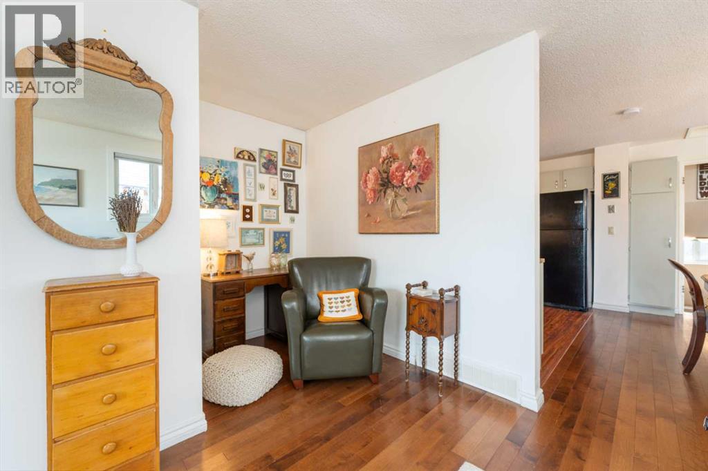 68 Macewan Glen Close Nw, Calgary, Alberta  T3K 2C3 - Photo 5 - A2263433
