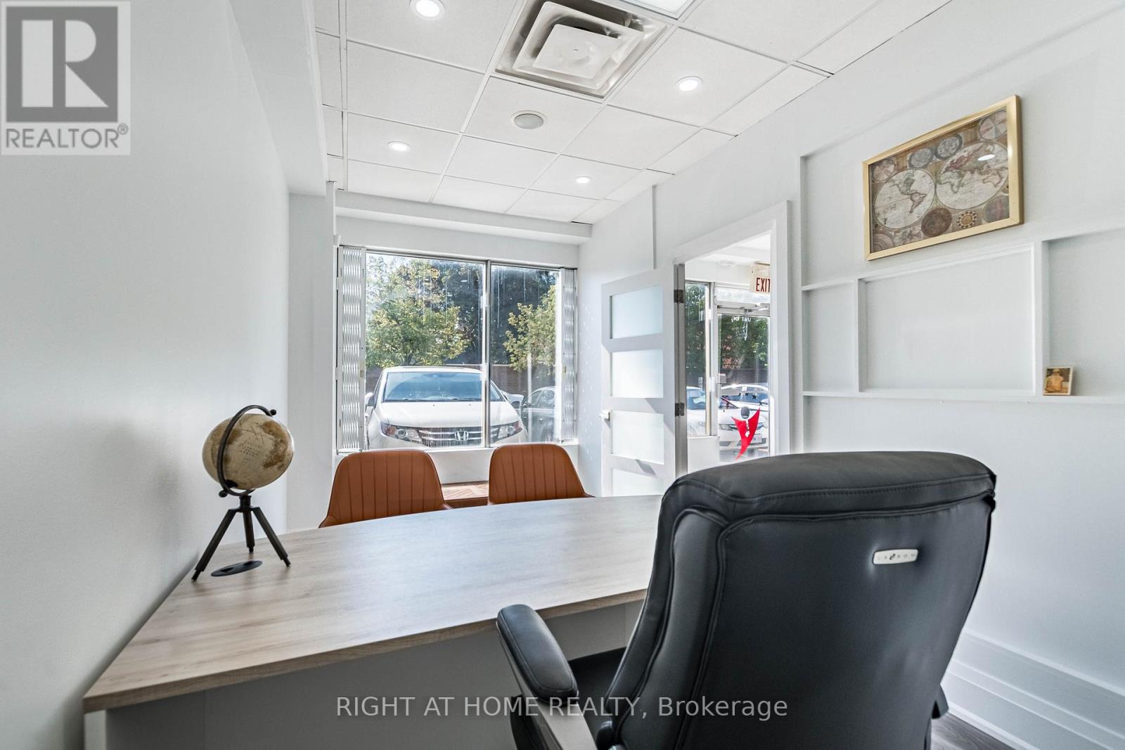 104 - 49 Hillcrest Avenue, Brampton, Ontario  L6W 4V4 - Photo 12 - W12368181