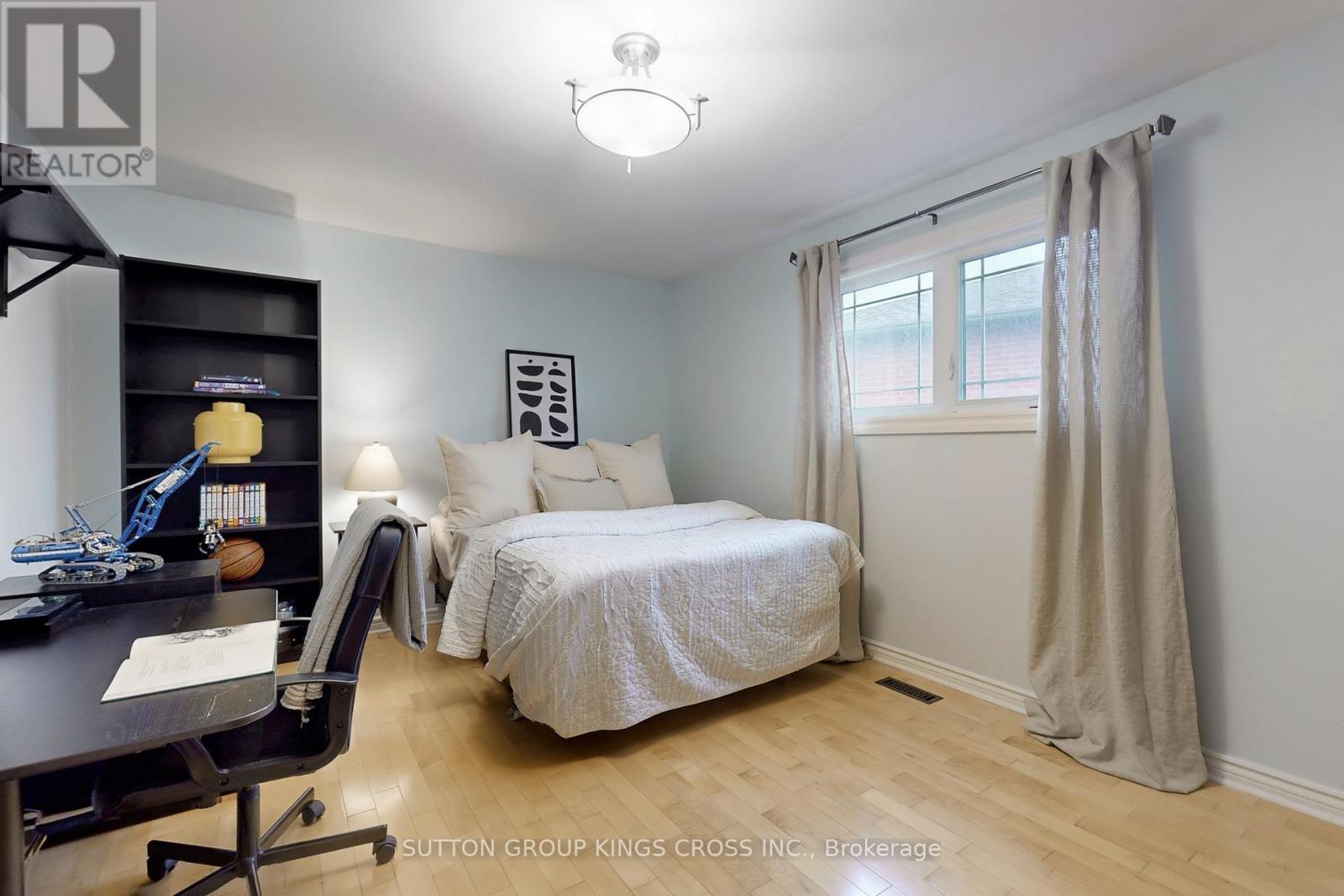 2730 Hammond Road, Mississauga, Ontario  L5K 2M3 - Photo 19 - W12403785