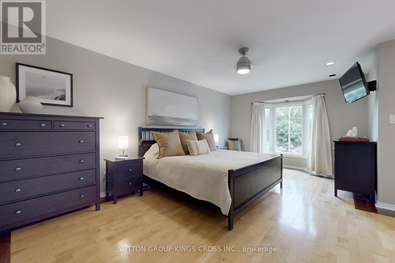 2730 Hammond Road, Mississauga, Ontario  L5K 2M3 - Photo 16 - W12403785