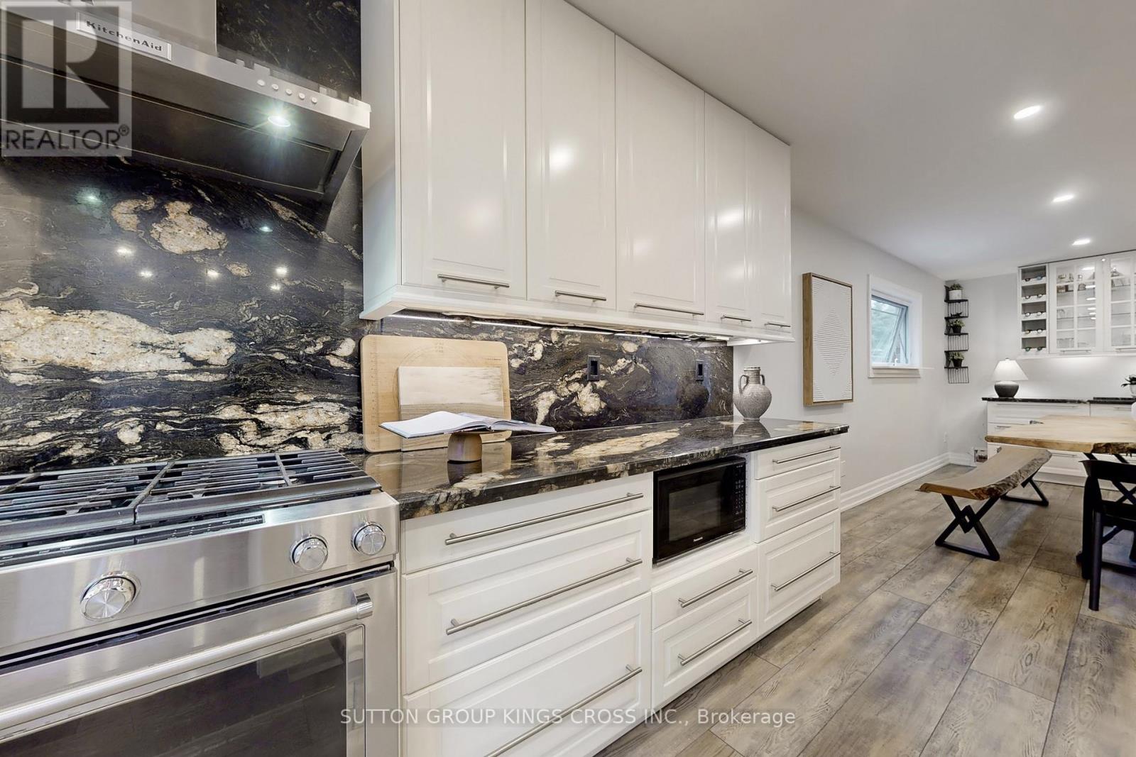 2730 Hammond Road, Mississauga, Ontario  L5K 2M3 - Photo 7 - W12403785