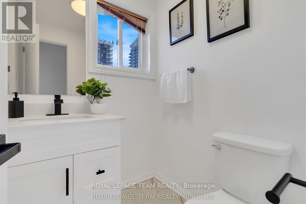 2 Brookhaven Court, Ottawa, Ontario  K2H 9E3 - Photo 17 - X12459033