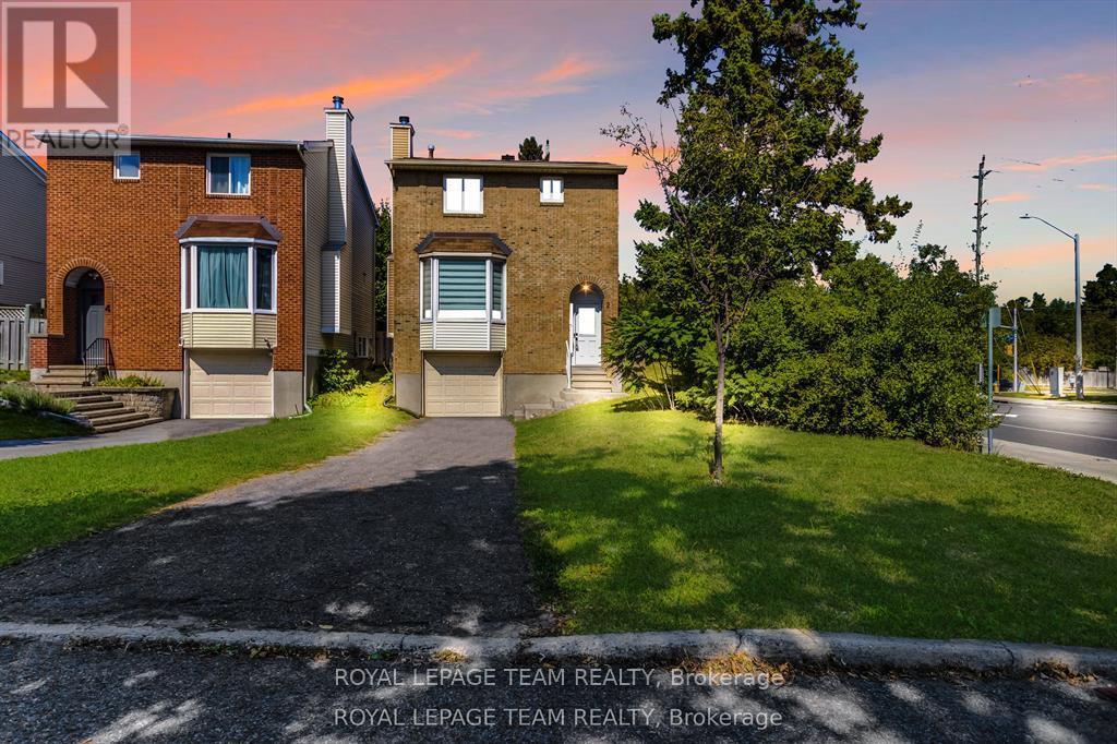 2 Brookhaven Court, Ottawa, Ontario  K2H 9E3 - Photo 2 - X12459033