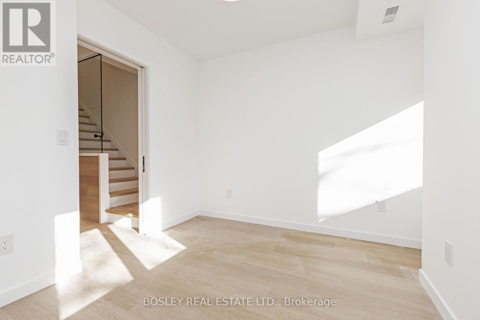 12a Swanwick Avenue, Toronto, Ontario  M4E 1Z1 - Photo 12 - E12459032