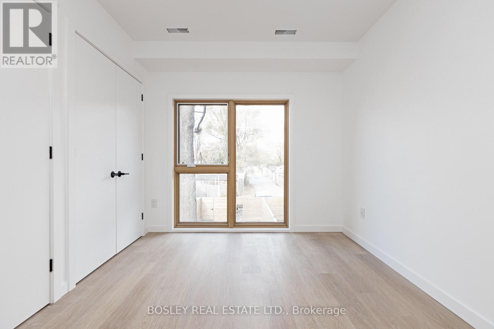 12a Swanwick Avenue, Toronto, Ontario  M4E 1Z1 - Photo 15 - E12459032