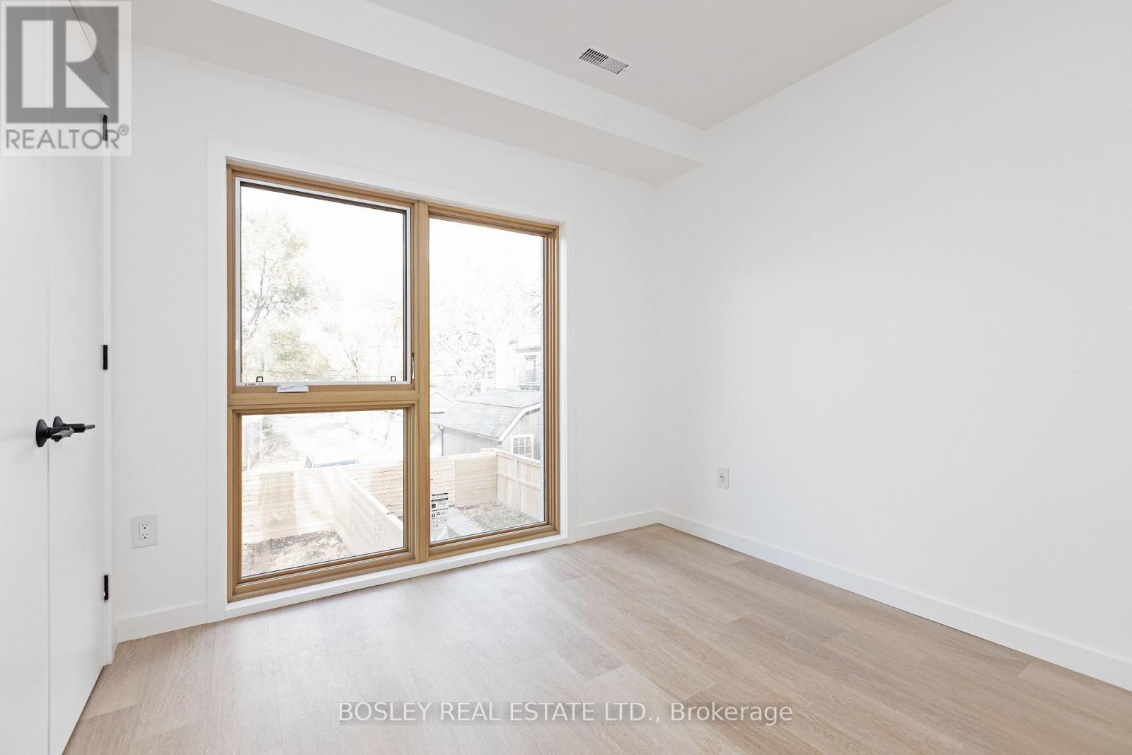 12a Swanwick Avenue, Toronto, Ontario  M4E 1Z1 - Photo 17 - E12459032