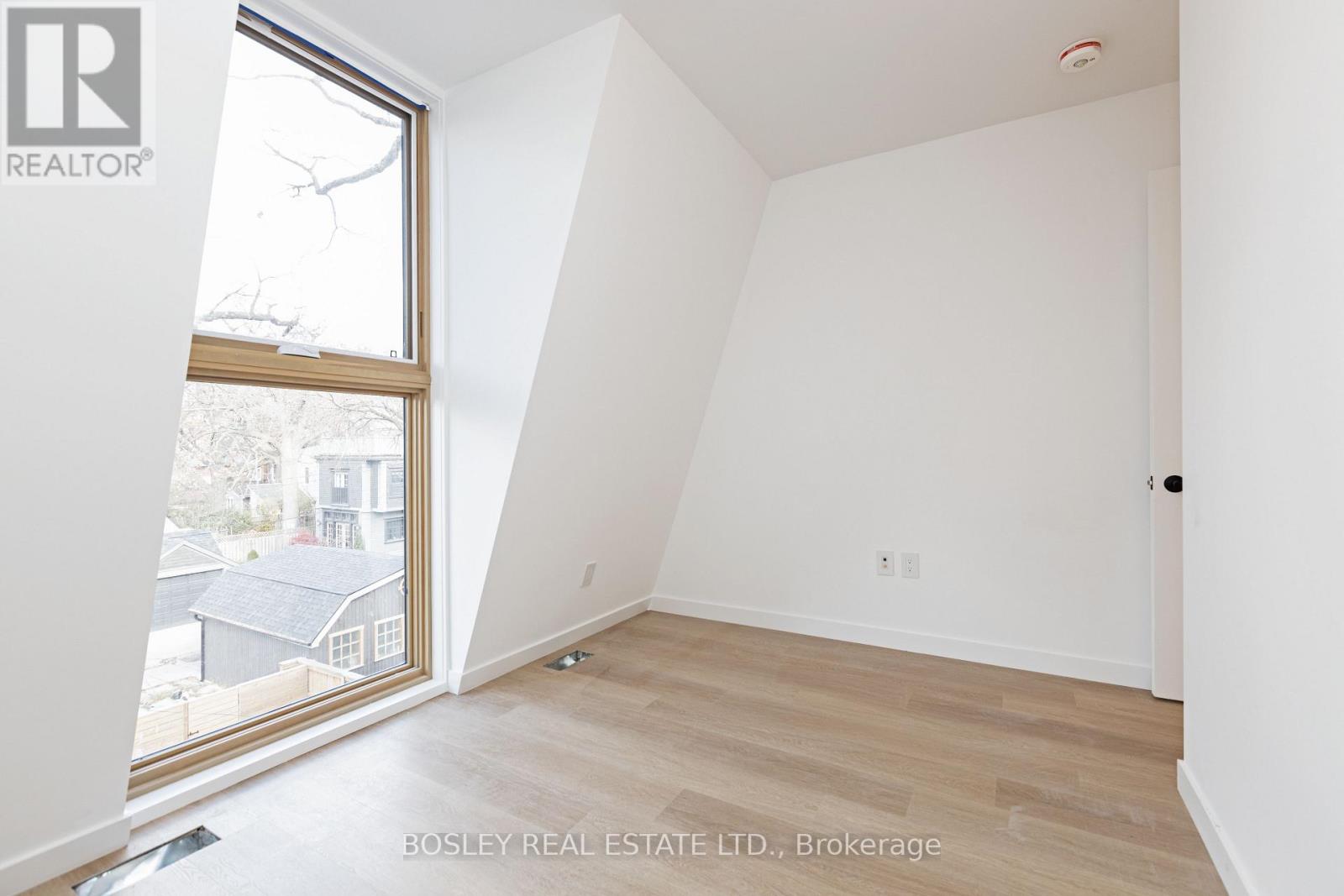 12a Swanwick Avenue, Toronto, Ontario  M4E 1Z1 - Photo 20 - E12459032
