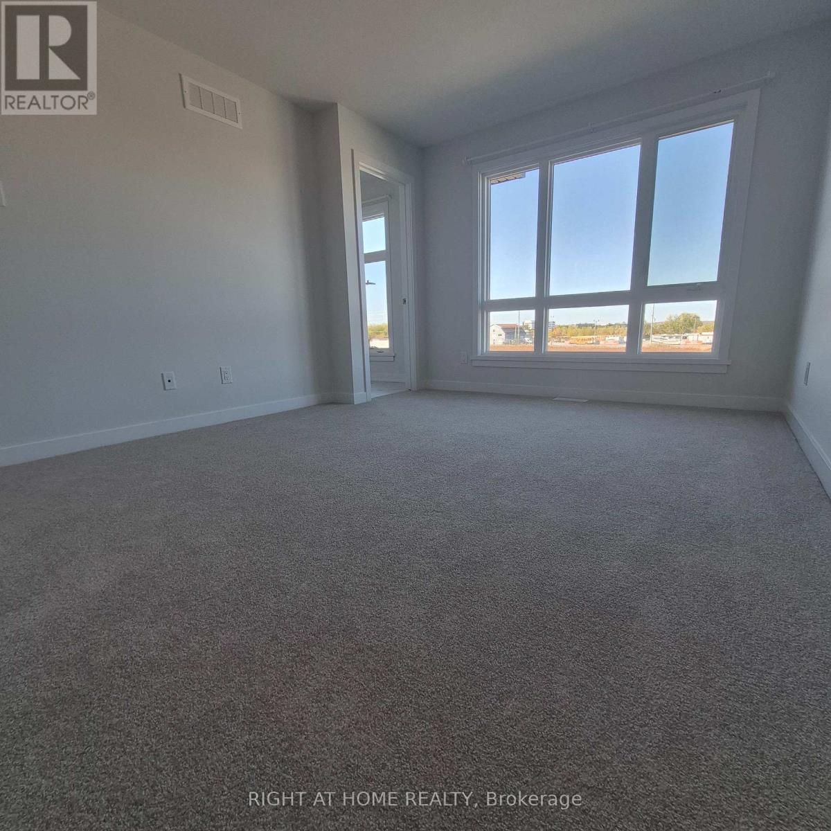 102 Ploughshare Road, Ottawa, Ontario  K2S 2T6 - Photo 10 - X12459039