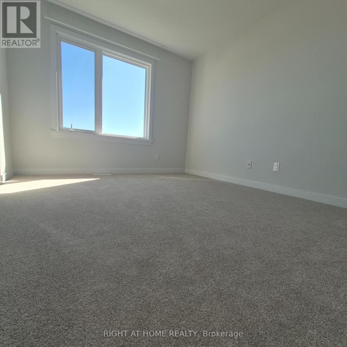 102 Ploughshare Road, Ottawa, Ontario  K2S 2T6 - Photo 15 - X12459039