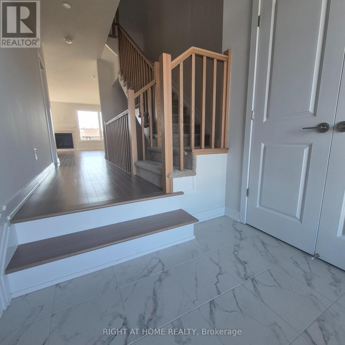 102 Ploughshare Road, Ottawa, Ontario  K2S 2T6 - Photo 2 - X12459039
