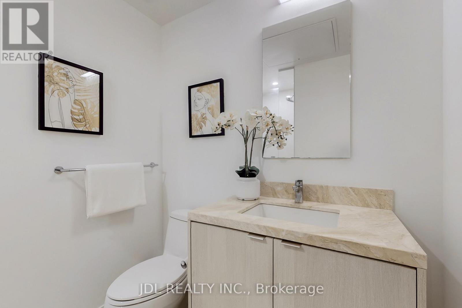 1602 - 125 Blue Jays Way, Toronto, Ontario  M5V 0C4 - Photo 12 - C12413999