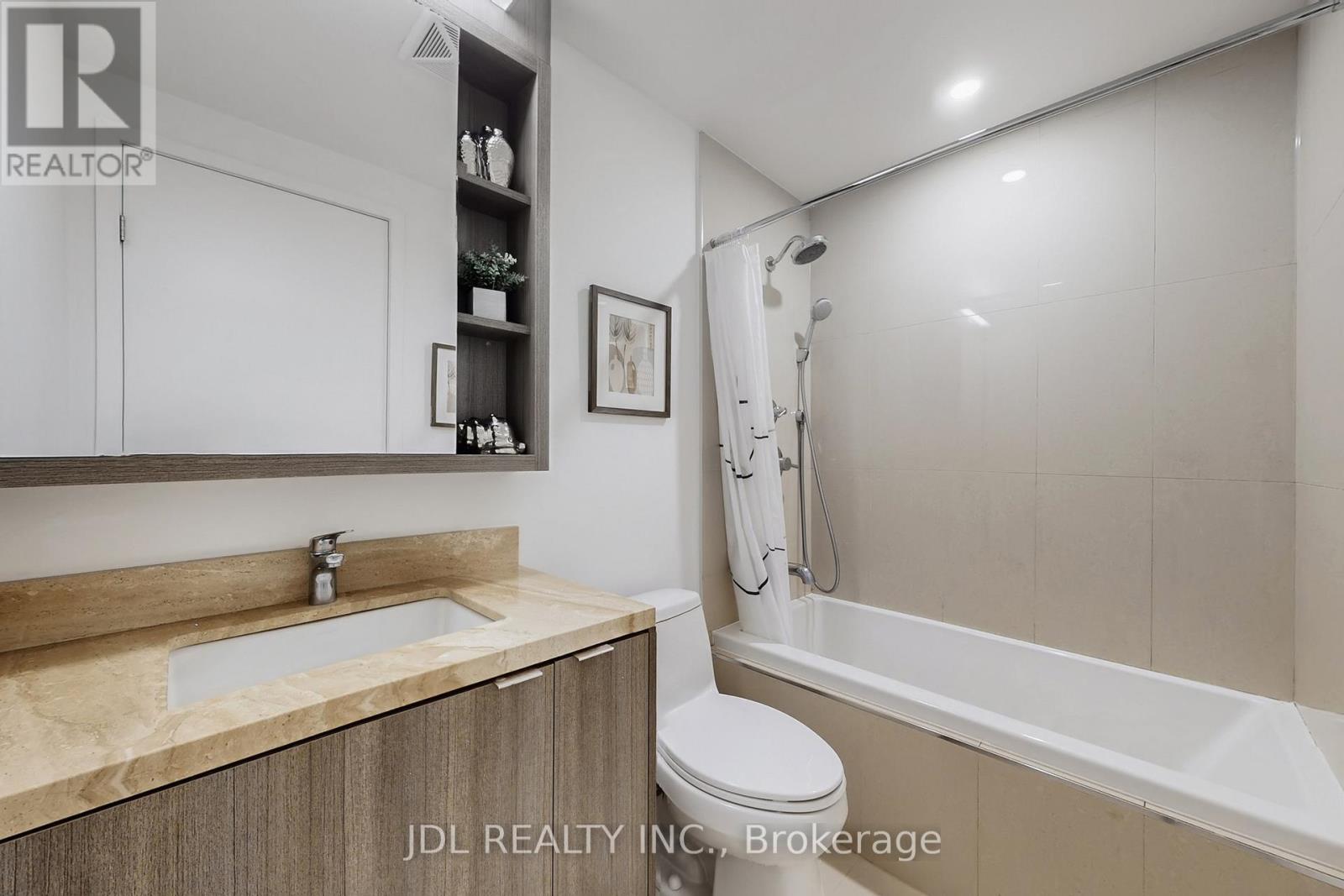 1602 - 125 Blue Jays Way, Toronto, Ontario  M5V 0C4 - Photo 10 - C12413999