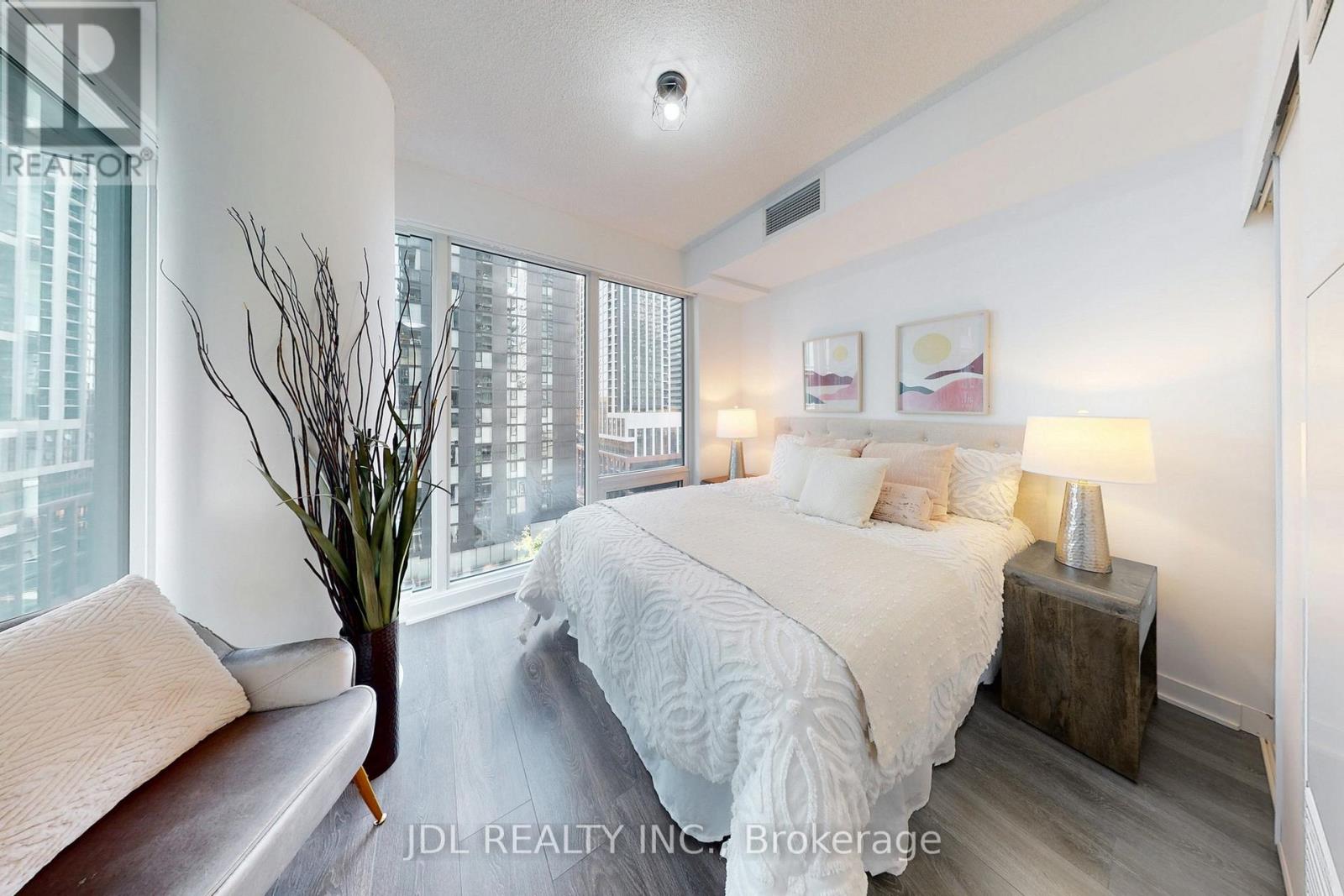 1602 - 125 Blue Jays Way, Toronto, Ontario  M5V 0C4 - Photo 9 - C12413999