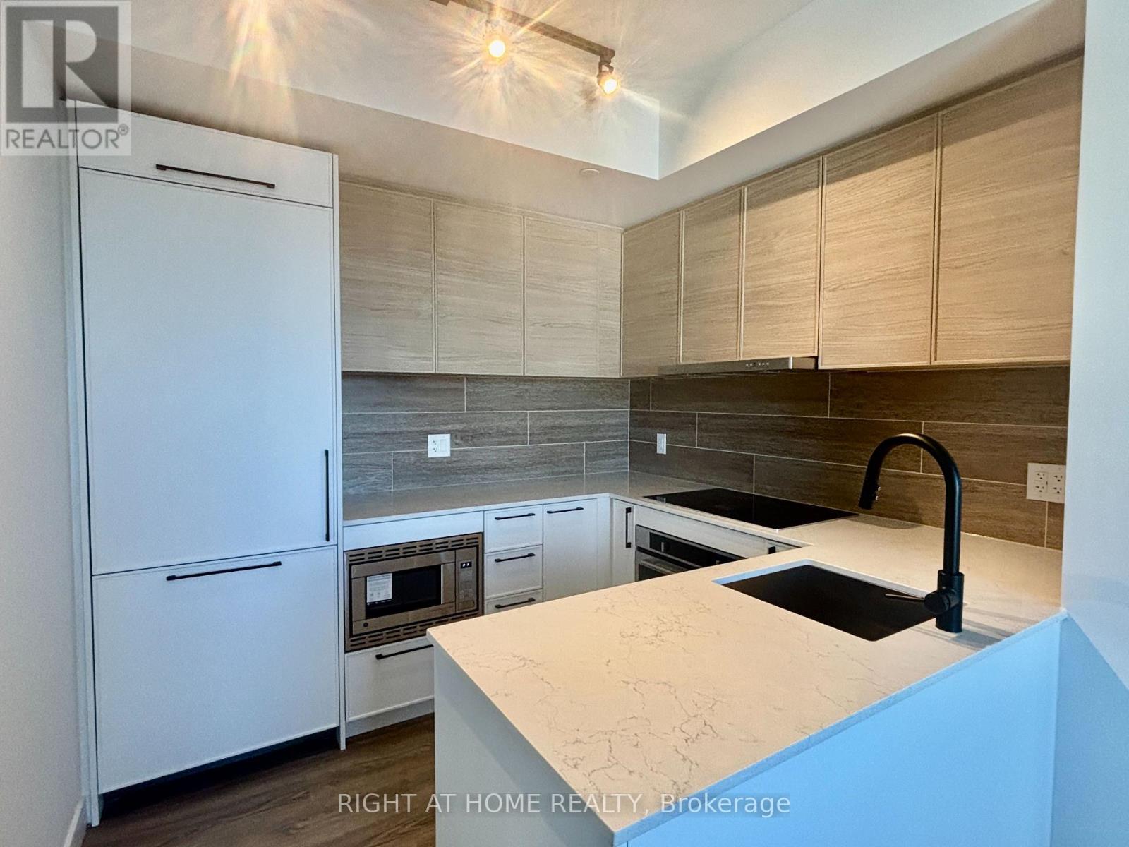 903 - 1050 Eastern Avenue, Toronto, Ontario  M4L 0B7 - Photo 5 - E12414304