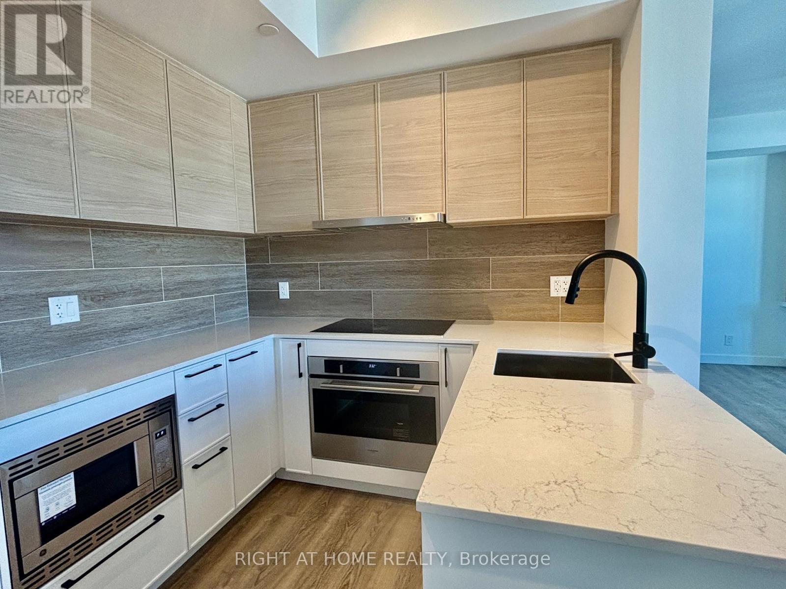 903 - 1050 Eastern Avenue, Toronto, Ontario  M4L 0B7 - Photo 4 - E12414304