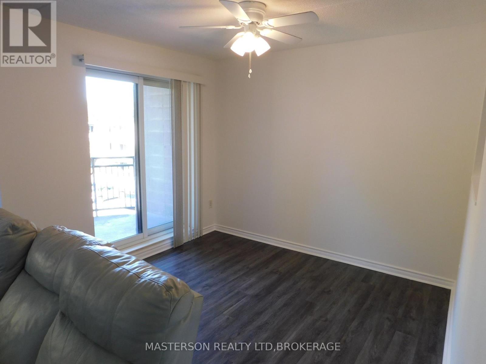 328 - 4658 Drummond Road, Niagara Falls, Ontario  L2E 7E1 - Photo 5 - X12459038