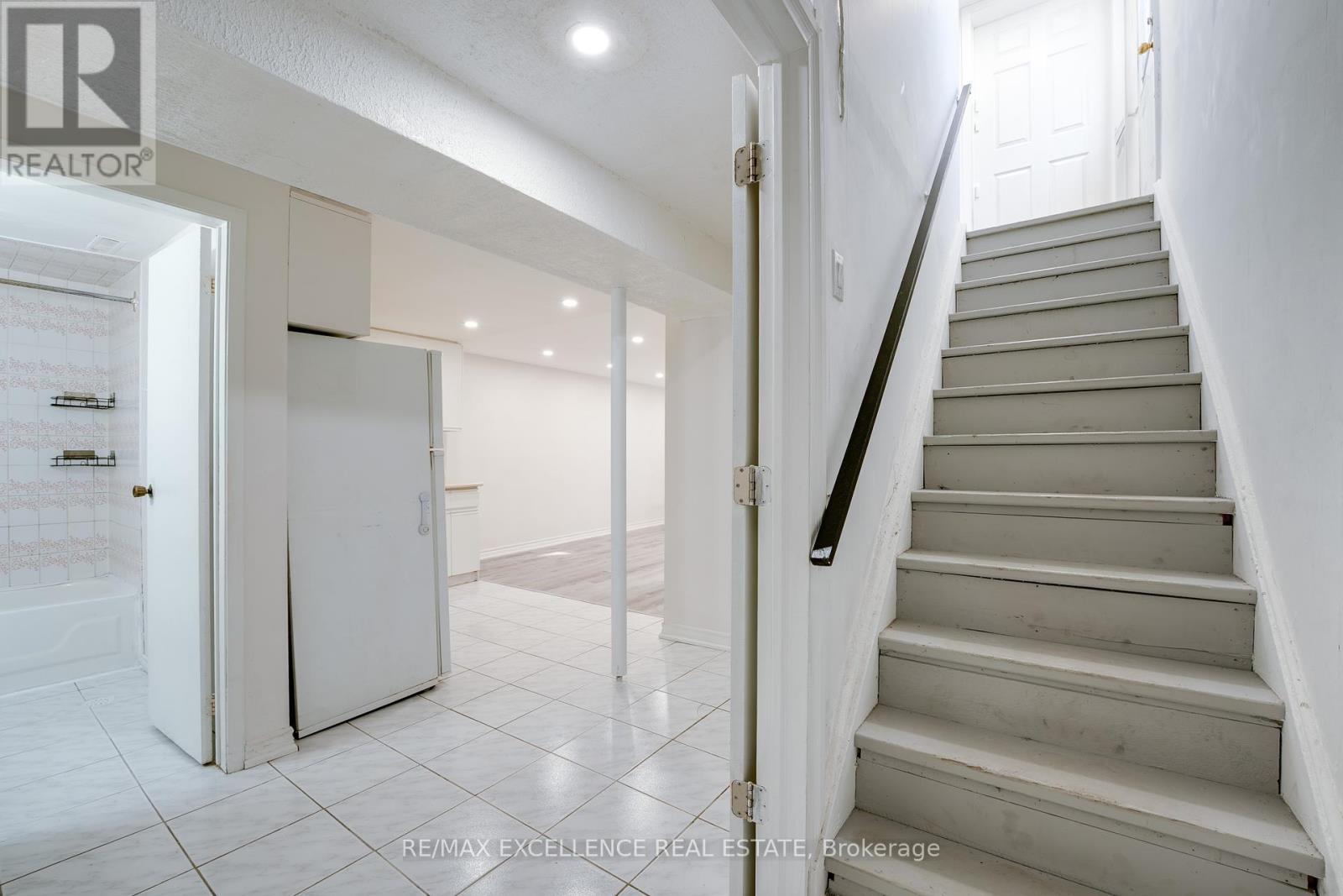 7556 Wildfern Drive, Mississauga, Ontario  L4T 3P6 - Photo 28 - W12459036