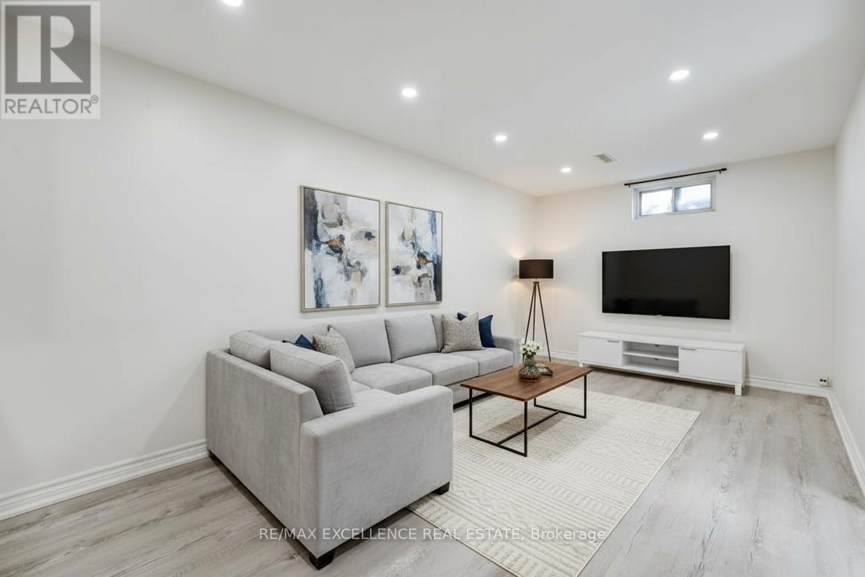 7556 Wildfern Drive, Mississauga, Ontario  L4T 3P6 - Photo 30 - W12459036