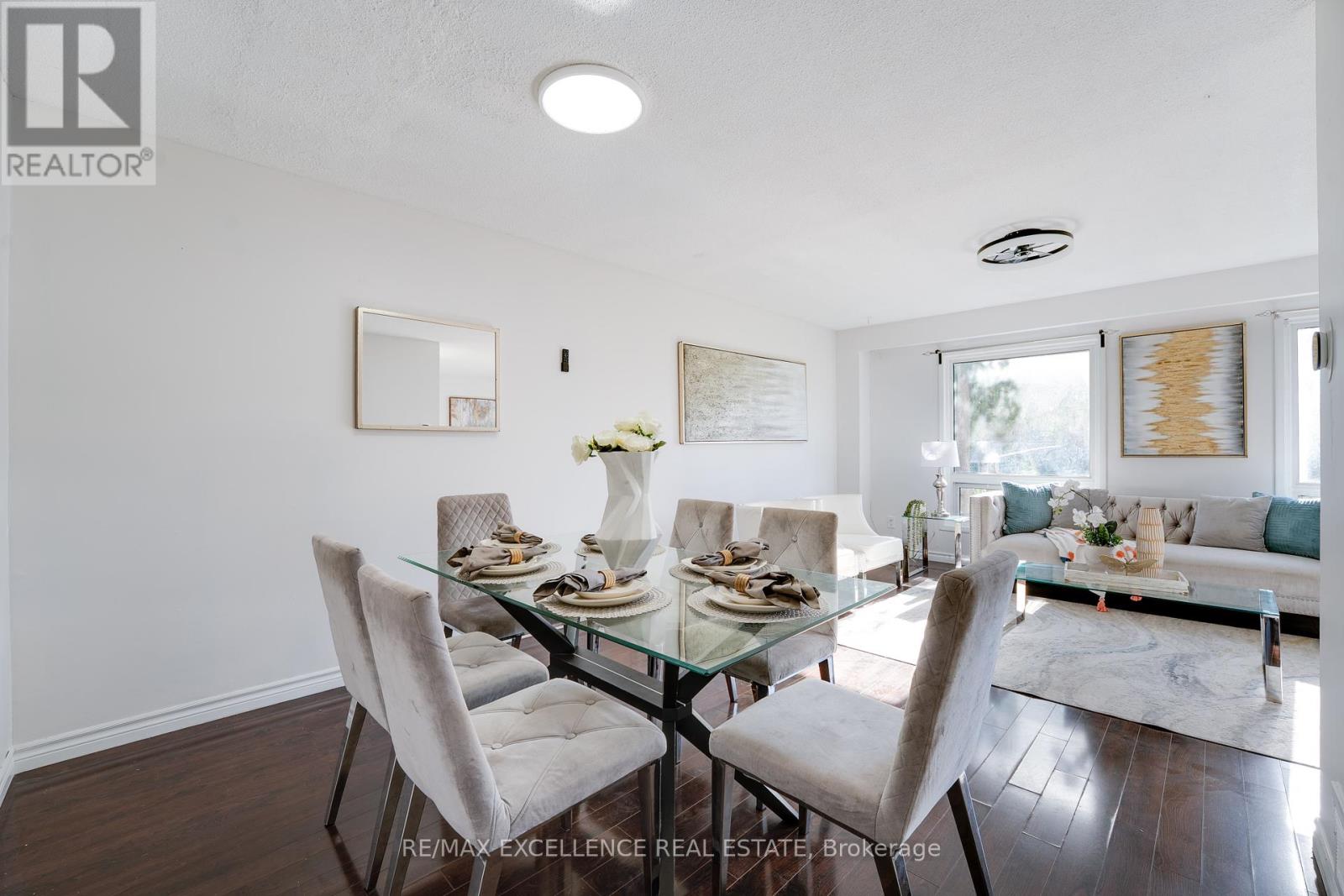7556 Wildfern Drive, Mississauga, Ontario  L4T 3P6 - Photo 9 - W12459036