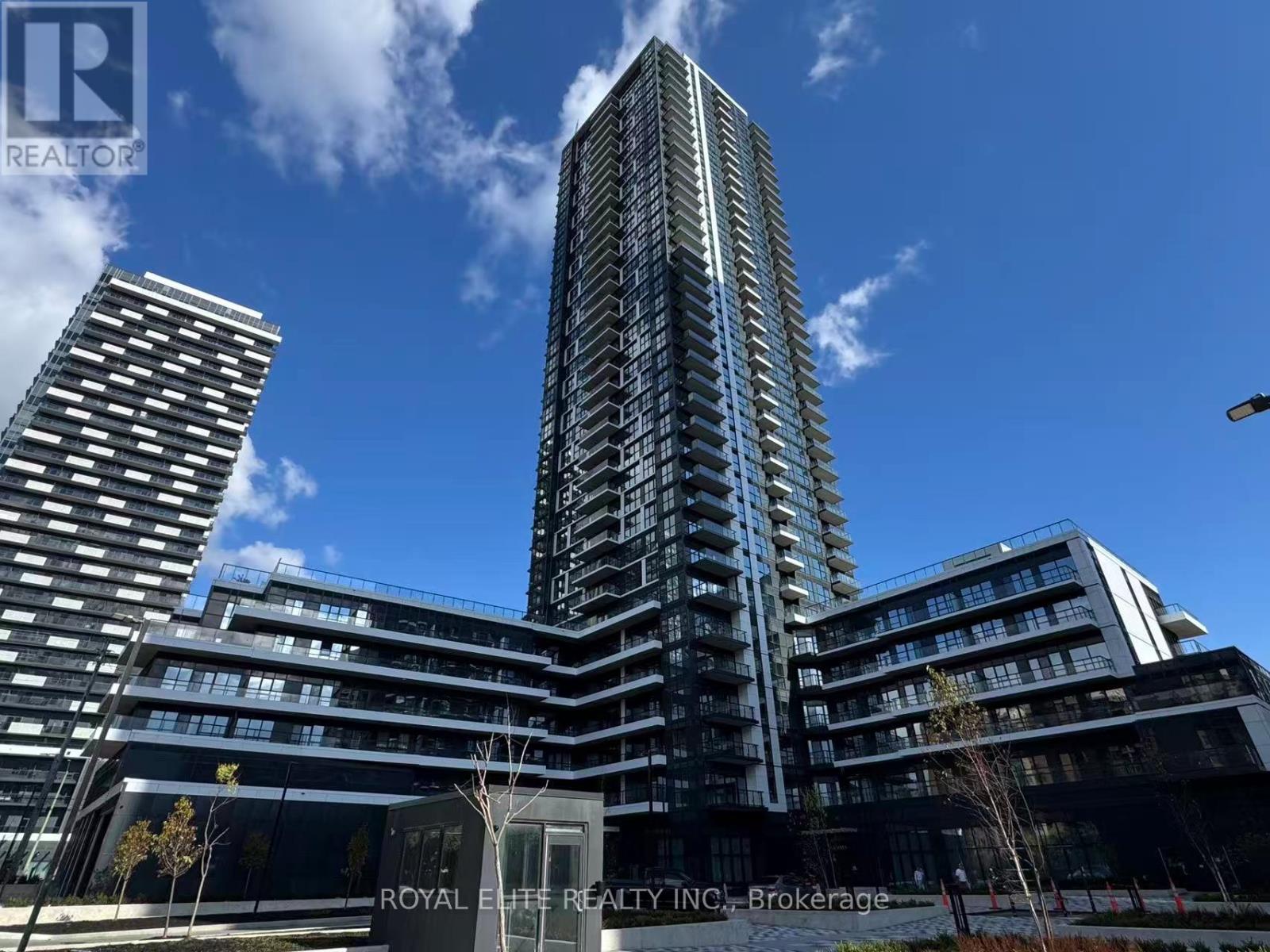 2102 - 15 WATERGARDEN DRIVE, Mississauga, Ontario