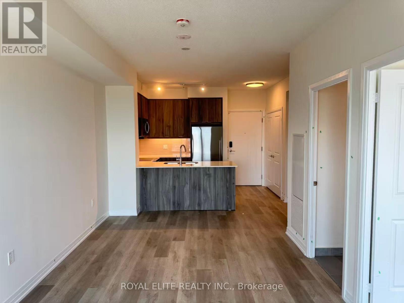 2102 - 15 Watergarden Drive, Mississauga, Ontario  L5R 0H4 - Photo 10 - W12459040