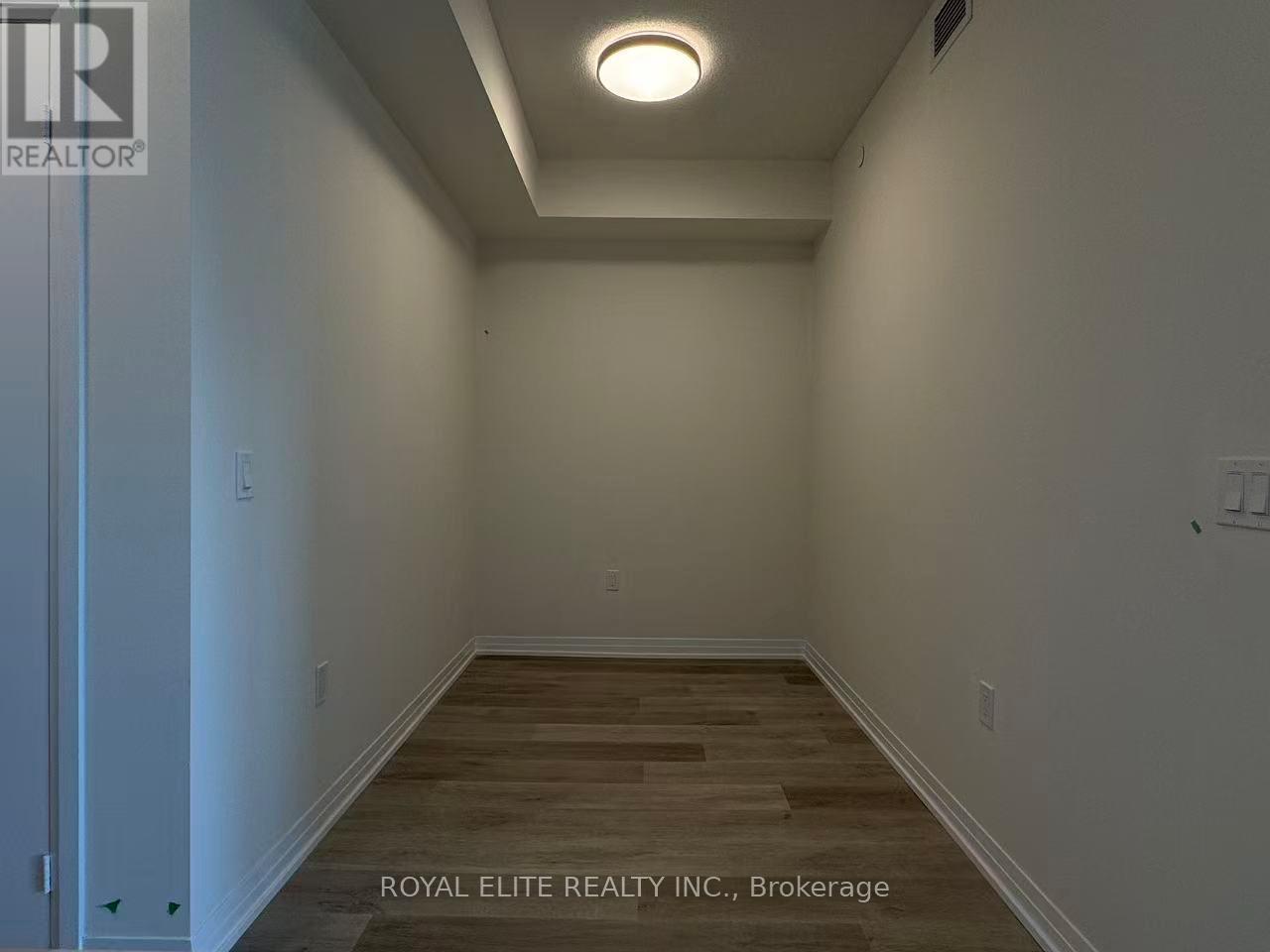 2102 - 15 Watergarden Drive, Mississauga, Ontario  L5R 0H4 - Photo 14 - W12459040