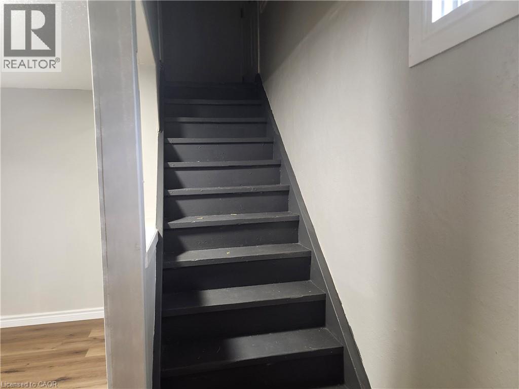 197b Cedarvale Crescent Unit# Lower, Waterloo, Ontario  N2L 4T3 - Photo 2 - 40778541