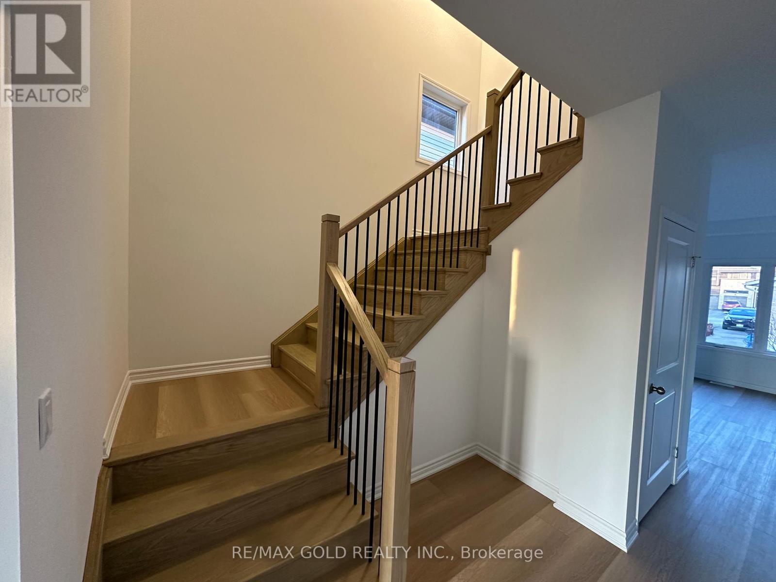 222 Pilkington Street, Thorold, Ontario  L2V 1K5 - Photo 5 - X12459037
