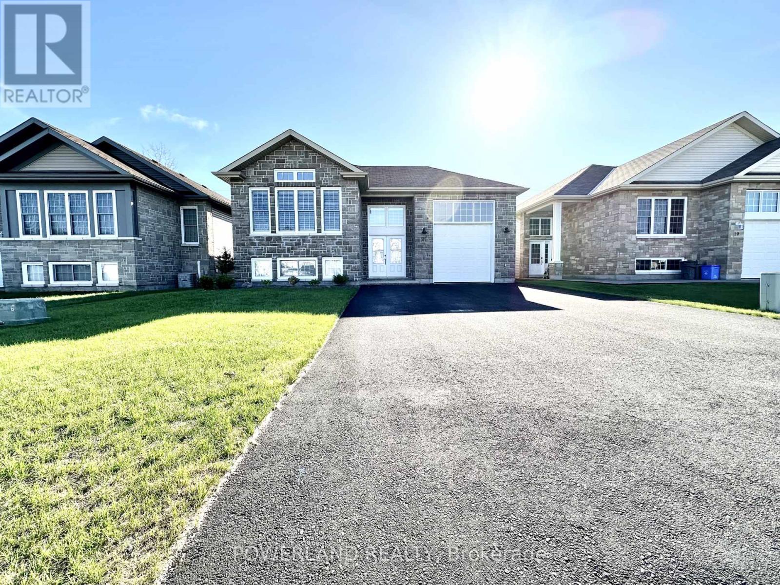 21 Brookland Drive, North Bay, Ontario  P1A 0A1 - Photo 2 - X12379496