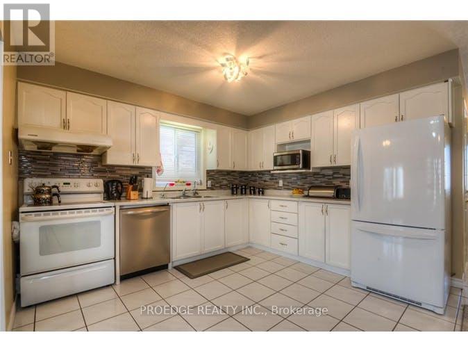 263 Bankside Drive, Kitchener, Ontario  N2N 3J9 - Photo 5 - X12459042