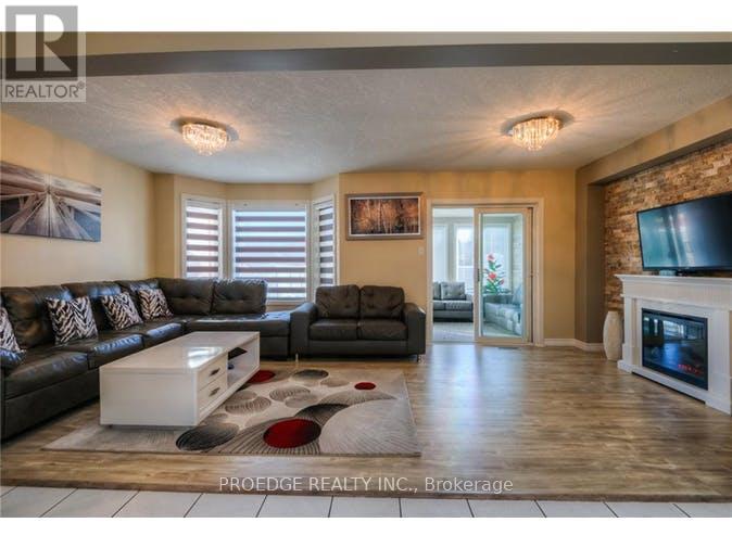 263 Bankside Drive, Kitchener, Ontario  N2N 3J9 - Photo 8 - X12459042